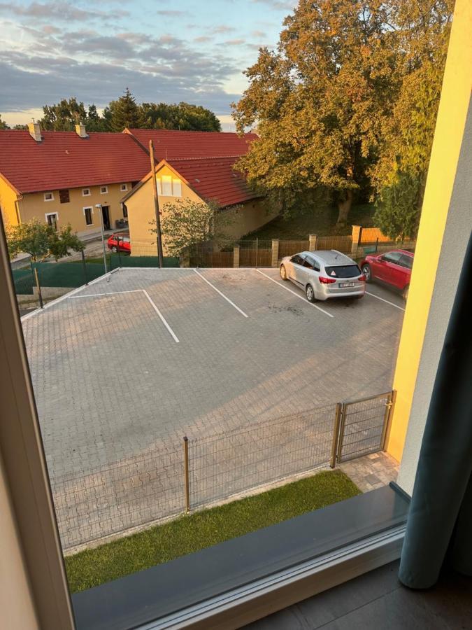 Byt Apartman 74M2 Vyhled Klid Priroda Πράγα Εξωτερικό φωτογραφία
