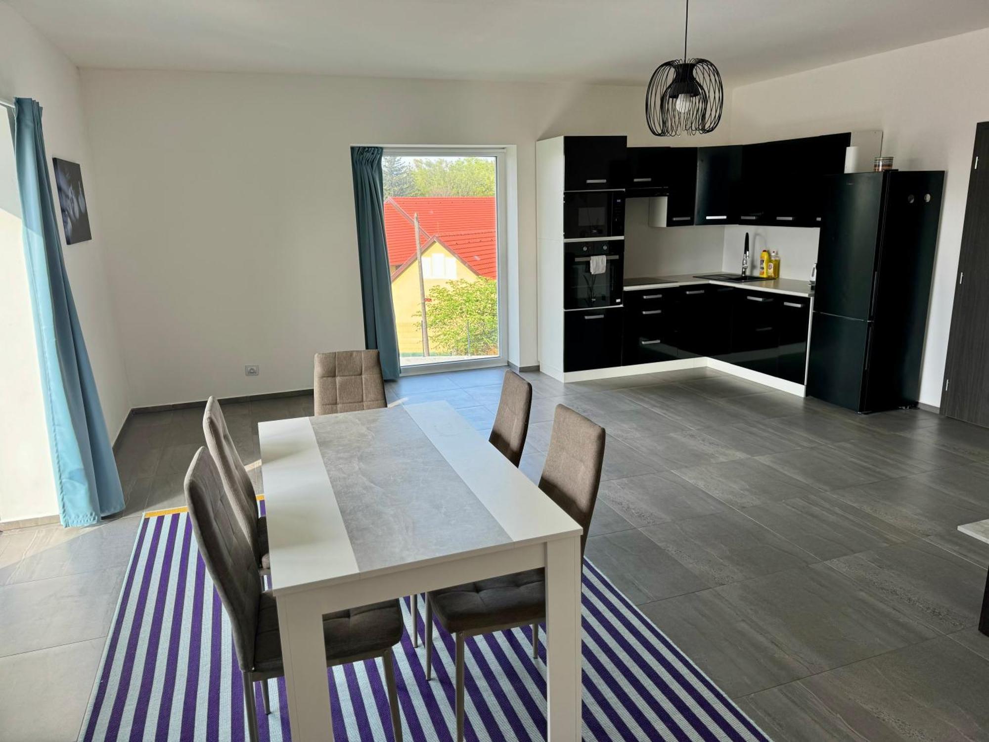 Byt Apartman 74M2 Vyhled Klid Priroda Πράγα Εξωτερικό φωτογραφία